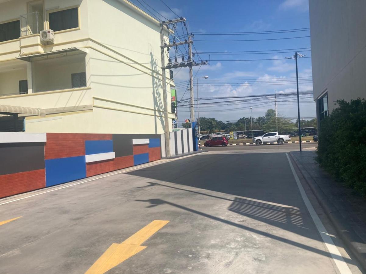 วัน บัดเจท เชียงราย สนามบิน One Budget Hotel Chiangrai Airport Exterior foto